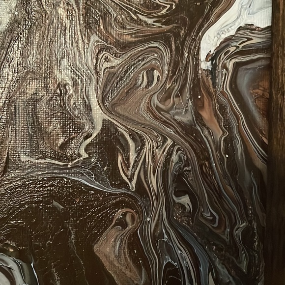 Acrylic paint pouring - Picture 3 of 3